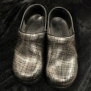 Dansko clog, size 37, black patent with silver design